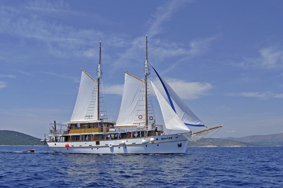 Vollcharter Kreuzfahrt mit MS Macek ab Rijeka