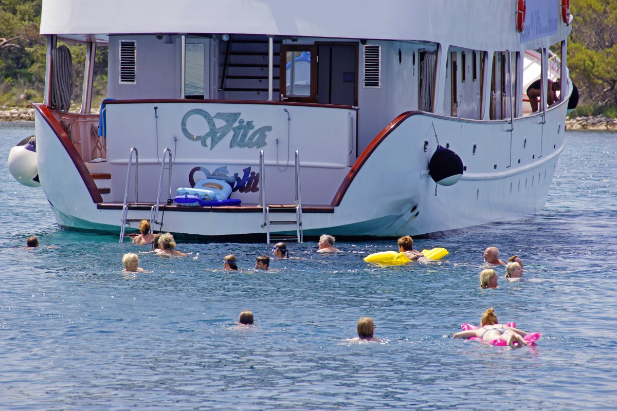 Inselhüpfen Deluxe Yacht Kreuzfahrt mit MY Vita*****