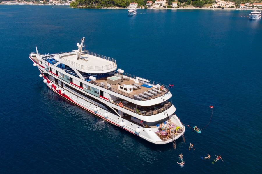 Inselhüpfen Deluxe Yacht Kreuzfahrt Split- Dubrovnik mit MY Antaris*****SD