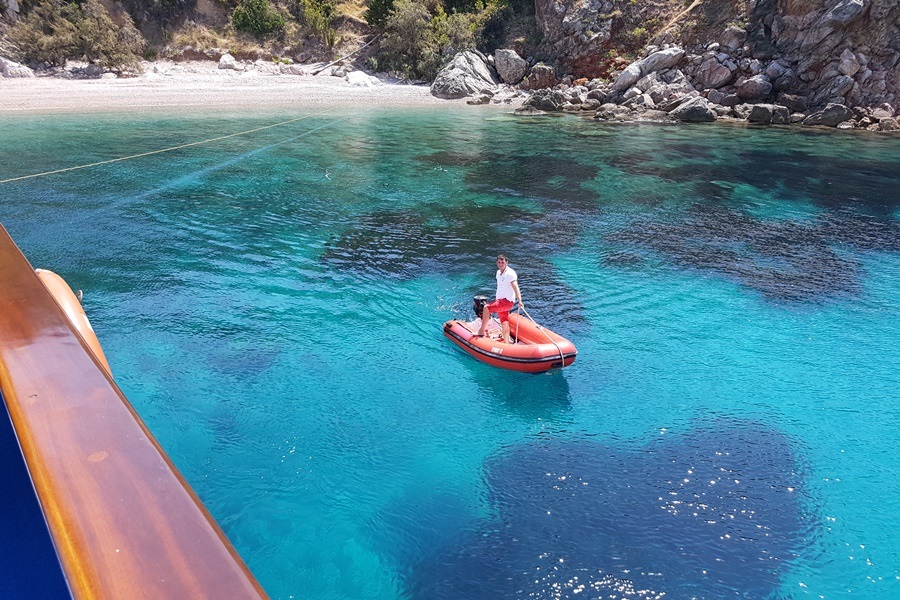 Badekreuzfahrt T5 mit Insel Vis ab Trogir mit MY Relax*****