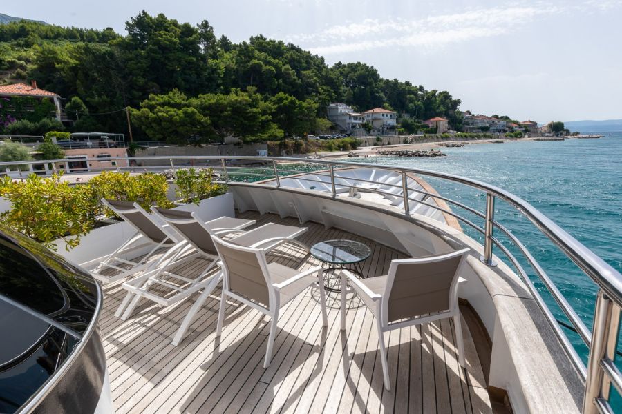 Inselhüpfen Deluxe Superior Yacht Kreuzfahrt ab Trogir bis Trogir mit MY Adriatica*****