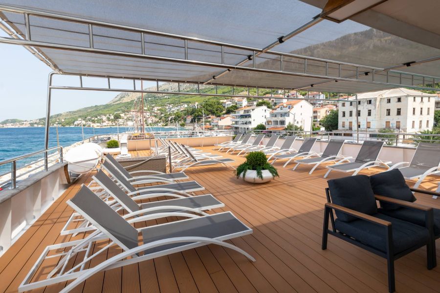 Inselhüpfen Deluxe Superior Yacht Kreuzfahrt ab Trogir bis Trogir mit MY Adriatica*****