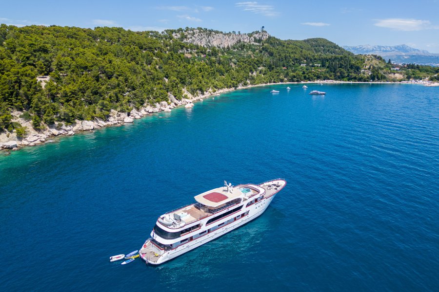 Inselhüpfen Deluxe Yacht Kreuzfahrt ab Opatija mit MY Avantura*****