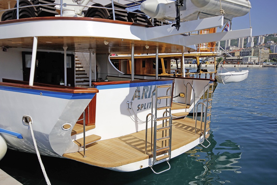 Baderoute Kreuzfahrt ab Rijeka mit einem kleinen Schiff MS Aria****