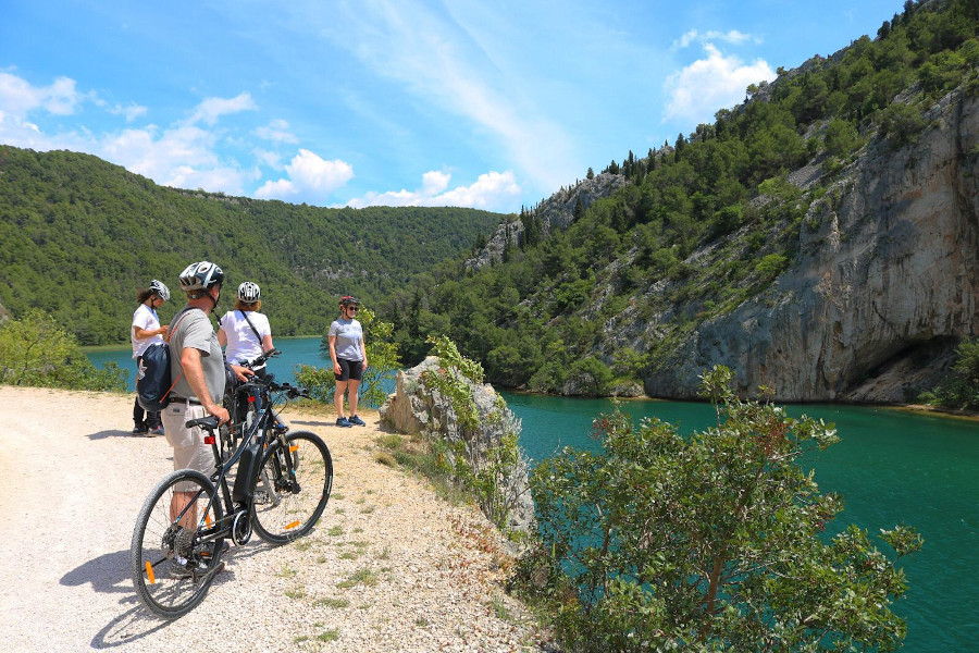 Radfahren durch Kroatiens Nationalparks