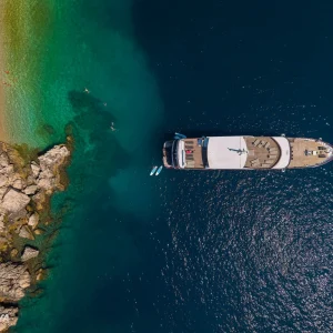 MY Relax Deluxe Schiff