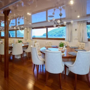 MY Relax Deluxe Schiff