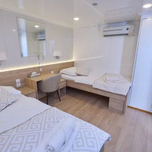 MY Relax Deluxe Schiff