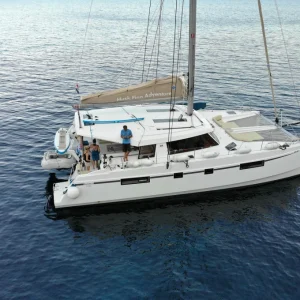 Huck-Finn-Catamaran-Sailing_1024