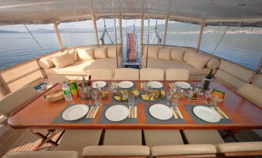 gulet sole vollcharter