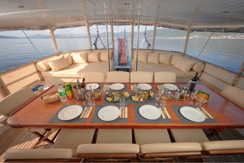 gulet sole vollcharter