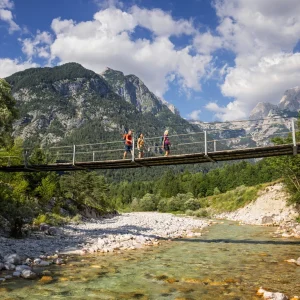 eurohike-wanderreisen-julische-alpen-soca-tal-bruecke